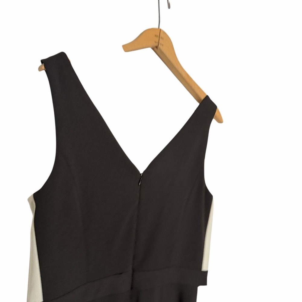 Donna Morgan Black Sleeveless V-neck White Stripe Sides Jumpsuit Size 12 - Picture 7 of 11